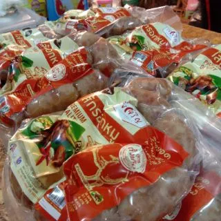 ไส้กรอกอีสาน ตรายิ่งเจริญ ขนาด500กรัม100บาท