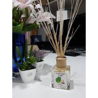 Reed Diffuser ร้านบ้านหอมฟุ้ง น้ำหอมก้านไม้ ก้านไม้หอมปรับอากาศ บ้านหอมฟุ้ง 130 ml.