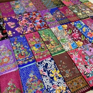 ผ้าถุงคุณภาพดี ผ้าถุงปาเต๊ะ batik กว้าง 2 เมตร เย็บเรียบร้อย V.1 มีเก็บเงินปลายทางนะคะผ้าถุงสำเร็จ