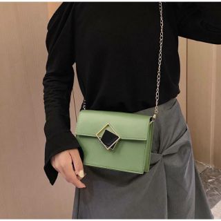 👜กระเป๋าสะพายข้าง กล่องซ้อน หนังแท้👜 ราคาถูกมาก