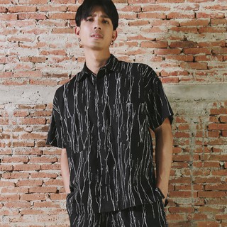 JAXJOEY : เสื้อโอเวอร์เชิ้ตแขนสั้น : PAINT DRIP SHIRT