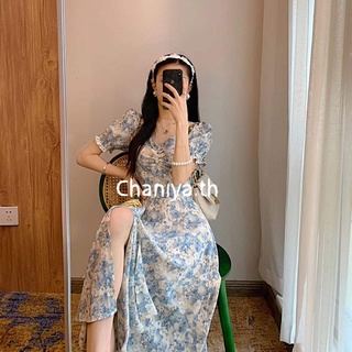 Chaniya.th🌺พร้อมส่ง🔥ชุดเดรสกระโปรงยาวเลยเข่าลายดอกไม้สีฟ้ารุ่นใหม่ผ่าข้างแขนตุ๊กตาพองๆผ้าดีสไตส์เกาหลี🎀