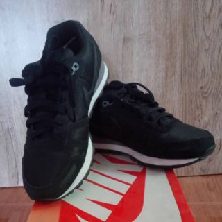 รองเท้ากีฬา NIKE สีดำ แท้ ใส่ครั้งเดียว