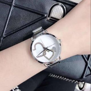 🎀 (สด-ผ่อน) A นาฬิกา MK สายสแตนเลส สีเงิน หน้าปัดหัวใจ Michael Kors Ladies Watch MK3823
ขนาด 36.5 มิล กล่องWS