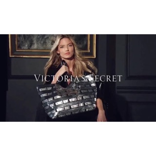 VICTORIA’S SECRET SEQUINED  BLACK SILVER TOTE รุ่นนี้สวยมาก