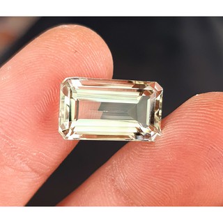 พลอย กรีน อเมทิส 6.79 ct. ขนาด 8.9x15.1x6.4 mm. พลอยดิบธรรมชาติ ความสะอาดVVS  AFRICA