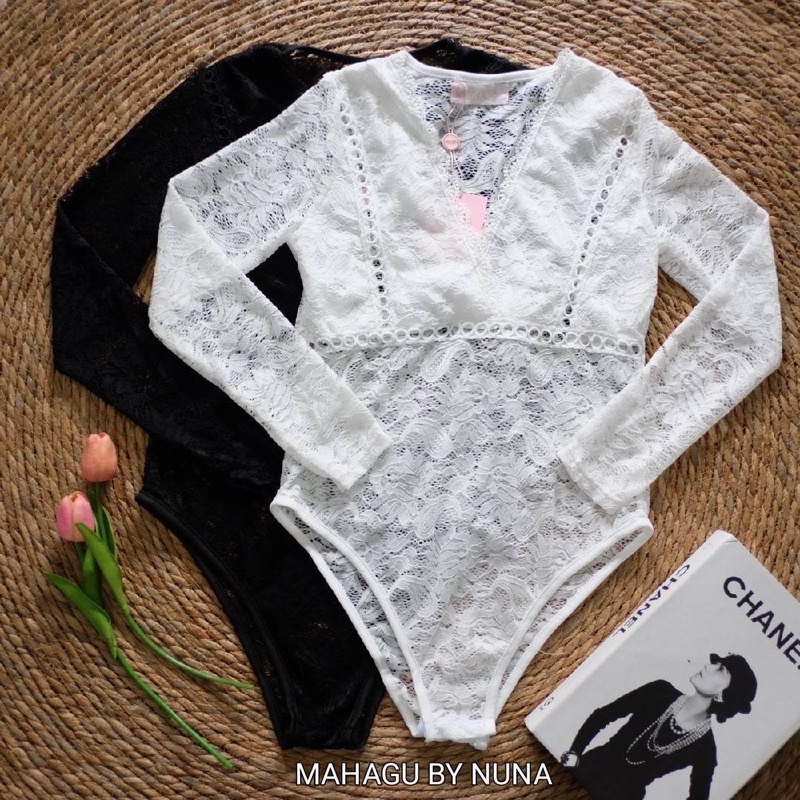mnv_shop พร้อมส่งBodysuit แขนยาว คอวีระบาย แต่งฉลุ ดีไซน์สวยหรู ใส่แล้วดูไฮโซสวยมากก ใส่แมทช์ง่ายๆใส่แล้วดูแพงมาก