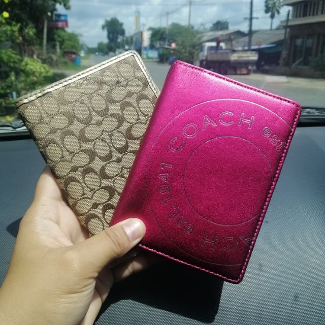 Coach Cover Passport ที่ใส่พาสปอร์ต ของแท้ มือสอง Vintage Y2K Signatures Cover