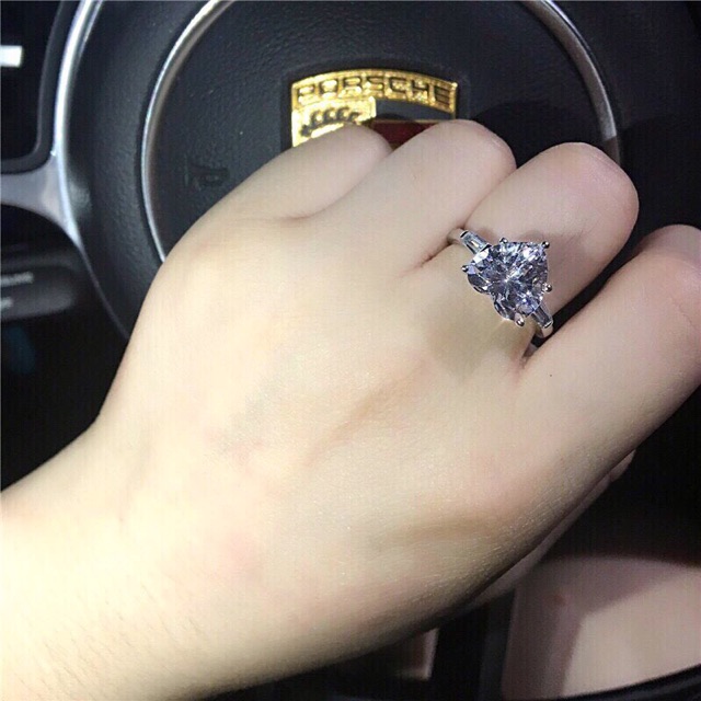 ‼️ซื้อในlive,VDO ลด100‼️ แหวนเพชรสวิส cz Cubic Zirconia ring ชุบทองคำขาว พร้อมกล่องแหวน แบรนด์ Oopjewel