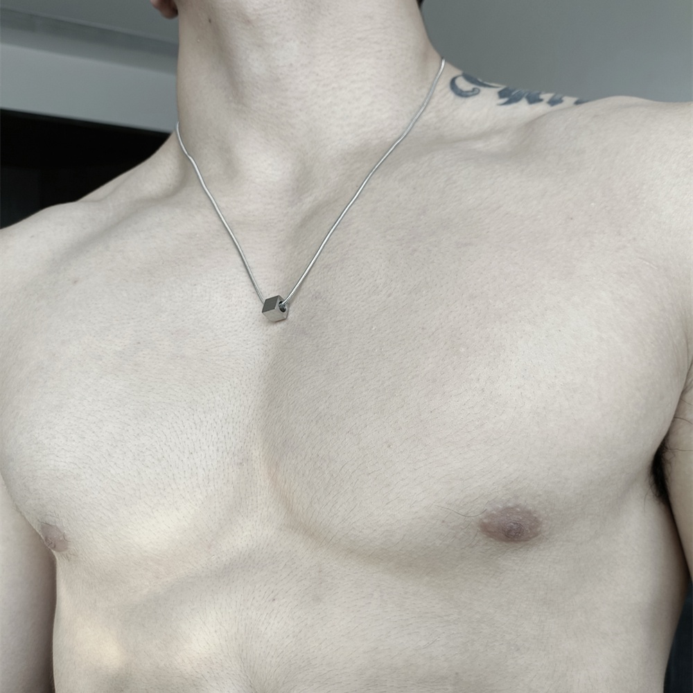 S001 Neck Chain 2022 อุปกรณ์เสริมสําหรับผู้ชายตู้เสื้อผ้าของ Lei Ye แนะนําสร้อยคอเหล็กไทเทเนียมหนา