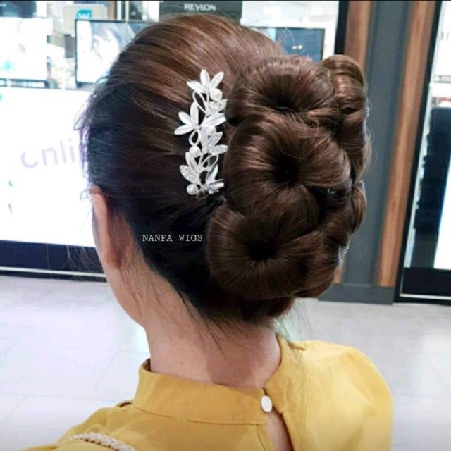 มวยผมแบบกิ๊บหนีบ มวยเกล้าผม มวยผมแบบกิ๊บ เกล้าผมไปงาน ช่อ 6 ดอก ทรงผมไปงานสวยๆ