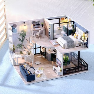 [พร้อมส่ง] บ้านตุ๊กตา DIY ประกอบเอง รุ่น Nordic Apartment มีฝาครอบกันฝุ่น กล่องดนตรีไขลาน และอุปกรณ์ประกอบบ้าน