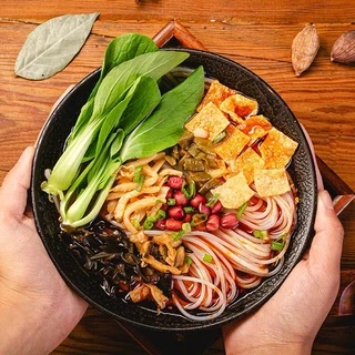 หลัวซือเฟิ่น螺蛳粉 ต้นตำหรับกวางซีแท้ๆ ชุดปรุงก๋วยเตี๋ยว พร้อมเครื่องปรุงในซอง สูตร 01