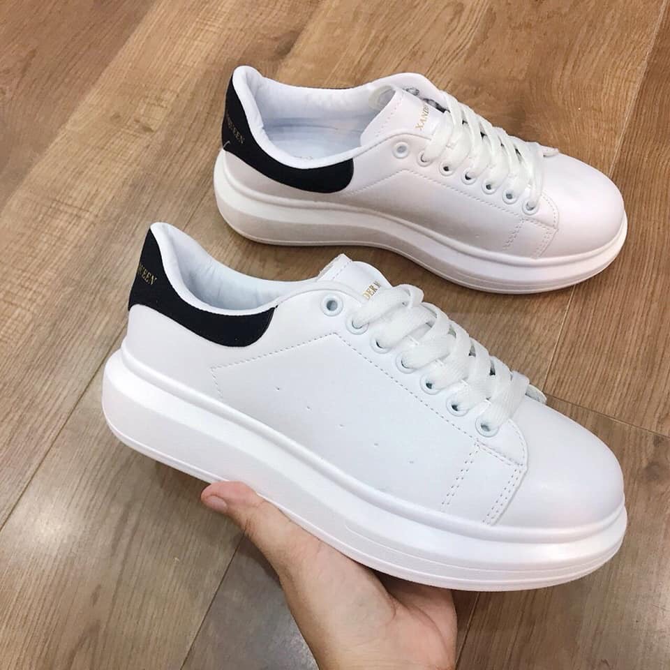 MC Queen รองเท้าผ้าใบขนาดเต็มสําหรับผู้ชายและผู้หญิง