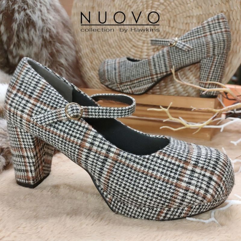 รองเท้าส้นสูงแบรนด์ดัง NUOVO by Hawkins มือสอง