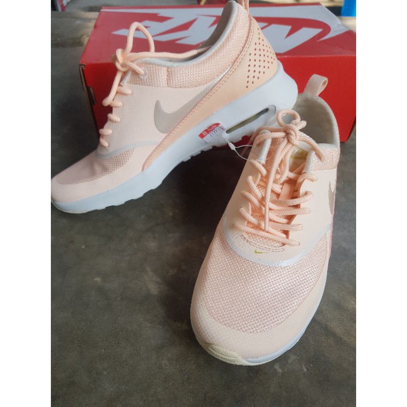 nike air max thea crimson tint