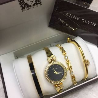 ANNE KLEIN