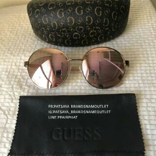 แว่นกันแดดกันยูวี Guess ของแท้ 💯💯💯
ของใหม่ มือหนึ่ง สินค้าพร้อมกล่องไม่ขายแยกคะเลนส์ทรงกลมน่ารักมีสไตส์เลนส์ปั๊มguess