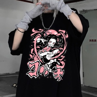 ROUND คอลูกเรือเสื้อยืด พิมพ์ลายการ์ตูนอนิเมะ Demon Slayer Kimetsu No Yaiba ทรงหลวม สีดํา แฟชั่นฤดูร้อน สไตล์เกาหลี สําห