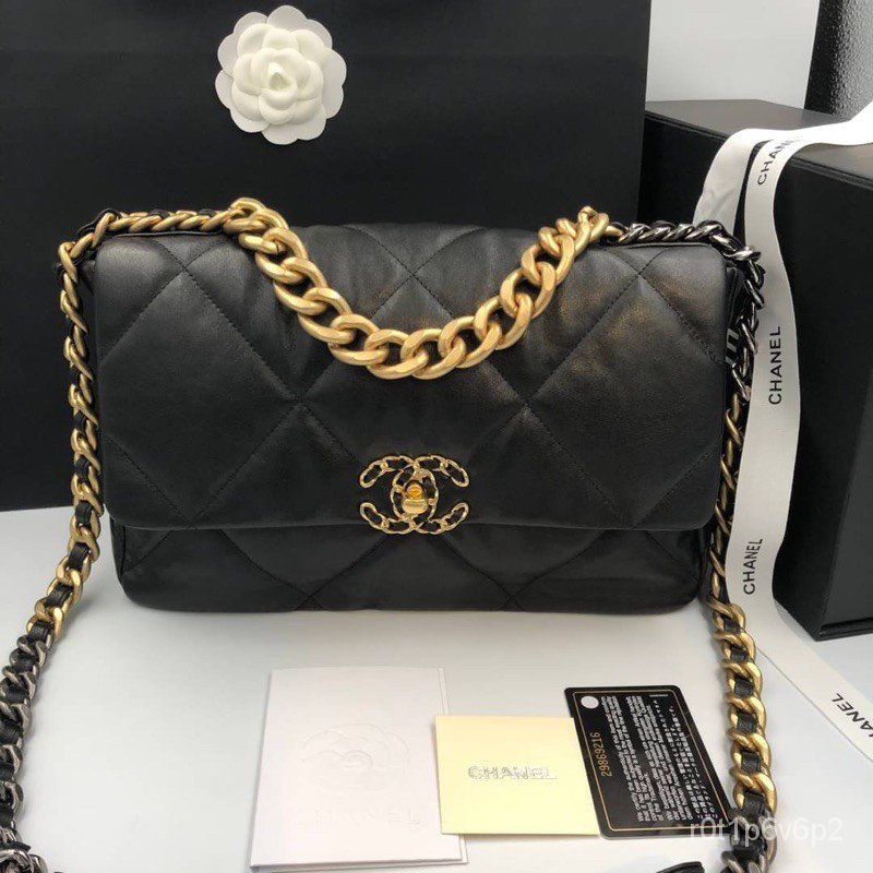Chanel 19 flap bag size 30 cm สีดำ !