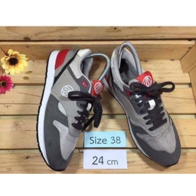 รองเท้า paperplanes