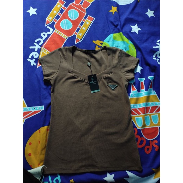 เสื้อยืดPrada ป้ายห้อย