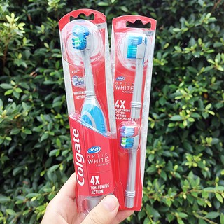 แปรงสีฟันแบตเตอรี่ คอลเกต 360® Optic White® Platinum™ Battery Powered Toothbrush With 2Replacement Heads Blue (Colgate®)