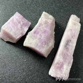 KU20 คุนไซต์ ( Kunzite ) สีม่วงอ่อน เลือกชิ้นได้ ของแท้ หินธรรมชาติ หินสี หินแร่ ของสะสม หินมงคล แร่หายาก หินนำโชค