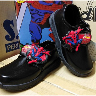 ™SCPPLaza รองเท้าเด็กอนุบาลชาย รองเท้าเด็กนักเรียนชายมีไฟ สไปเดอร์แมน  Chappy Spiderman มีไฟ รุ่นใหม่ล่าสุด  SM5 ลดราคาพ