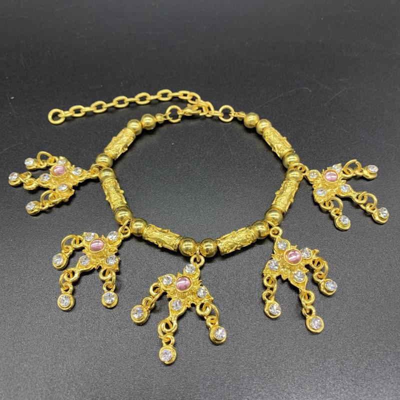 Vintage Jewelryชุดไทยเครื่องประดับเพชร สร้อยข้อมือ ประเพณีผู้หญิง1pcs