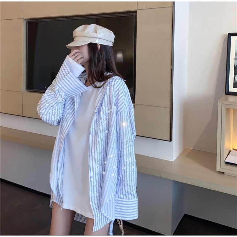 เสื้อเชิ้ตแขนยาวลายทาง แต่ง Text คริสตัล