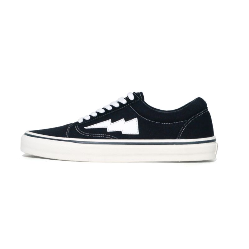 Minusone Footwear - รองเท้า Stroom สีดําและสีขาว