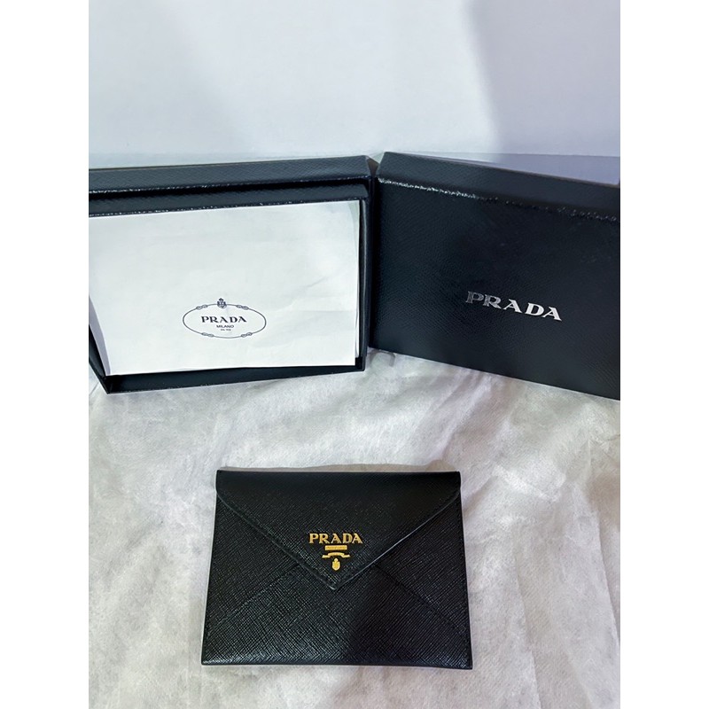 กระเป๋าสตางค์ Prada สีดำ แท้ 100% Prada Saffiano Envelope Wallet