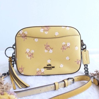 Coach 29347 Camera bag with floral bow print ขนาด 8 1/4" (L) x 6 1/4" (H) x 3" (W)