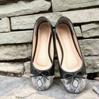 PATH BRAND Black phyton flats