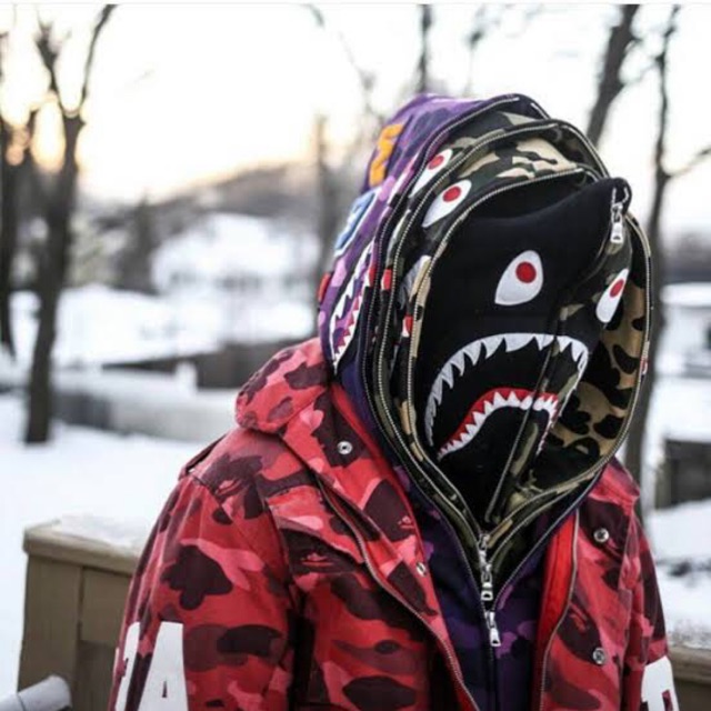 ☄️ Bape sharks Hoodie แจ็คเก็ตBape
