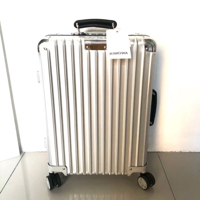 rimowa classic size