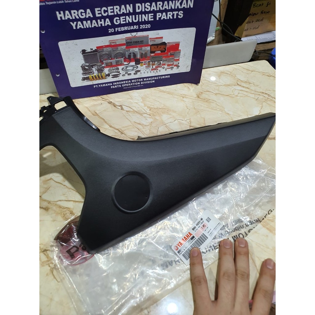 ฝาครอบแผงร่างกายด้านหน้า UPPER RIGHT TURN SIGNAL B6H-F835V-00 ใหม่ทั้งหมด NMAX 2020 ของแท้ YAMAHA