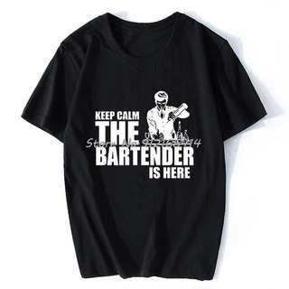 Ofjbf11lfndie00 เสื้อยืดคอกลม แขนสั้น ผ้าฝ้าย พิมพ์ลายกราฟฟิค Keep Calm Bartender Is Here สไตล์ฮิปฮอป ของขวัญวันเกิดSize