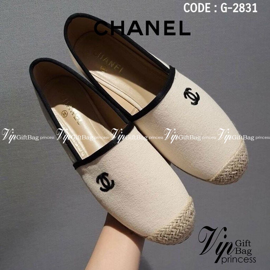 Chanel รองเท้าคัชชู ผ้าแคนวาส เรียบ สวย หรู ปักโลโก้แบรนด์ด้านข้าง หน้ากว้าง ใส่สบาย น้ำหนักเบา แมทส์ชุดง่าย