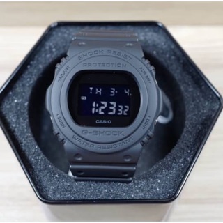 คาสิโอ้  Dw-5750e-1bdr ส่งฟรีems เครื่องนอก