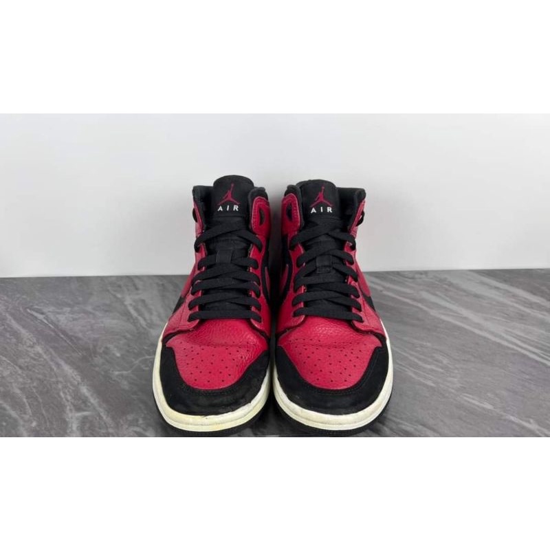 Nike Jordan 1Mid Reverse Bred