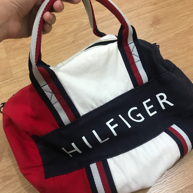 กระเป๋า Tommy Hifiger ของแท้1000% used twice ใหม่มากๆ