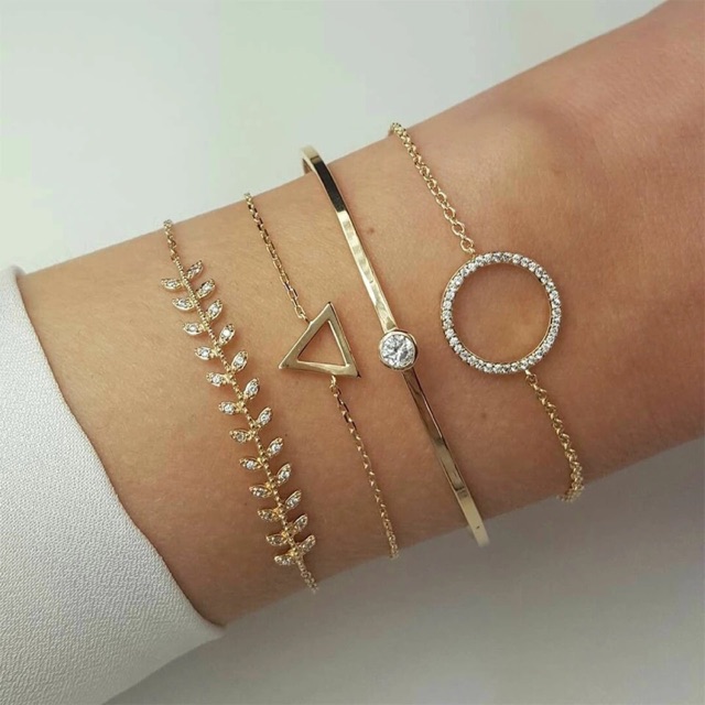 Gs007 - ชุดสร้อยข้อมือแถวใบสามเหลี่ยมวงกลมเพชร