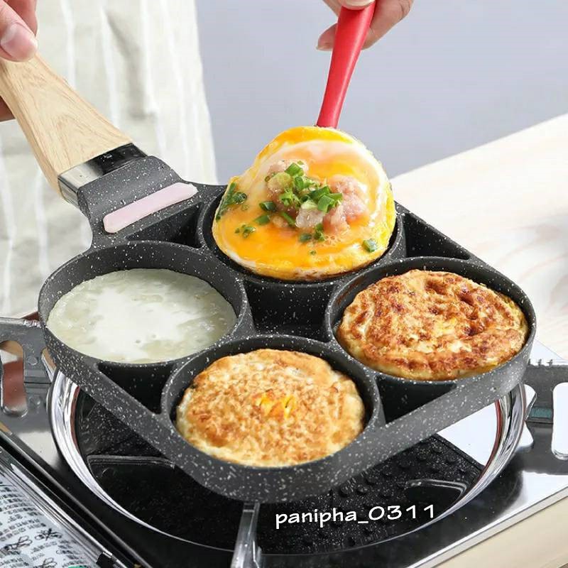 กระทะ 4 หลุม กระทะทำเบอร์เกอร์ไข่ Non-Stick ด้ามจับไม้ ใช้สำหรับเตาแก๊สและเตาไฟฟ้า ZB-102 ✔สินค้าพร้