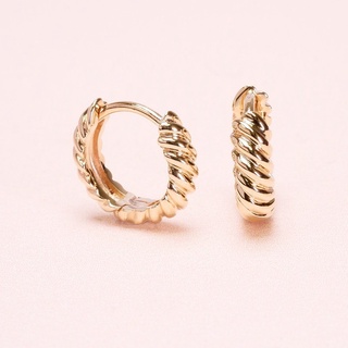 Grace Fine Jewelry ต่างหูห่วงทองแท้ 9K Swirl Minimal Huggies
