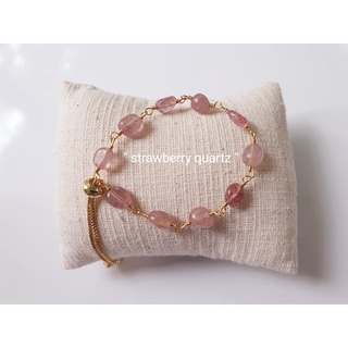 ข้อมือฟรีฟอม"STRAWBERRY QUARTZ "สตอเบอรรี่ควอสต์