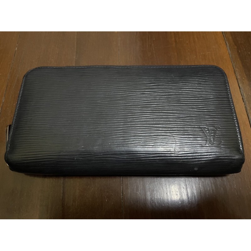 กระเป๋าสตางค์ LV Zippy EPI มือสองของแท้