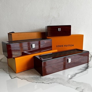 กล่องนาฬิกา LOUIS VUITTON WATCH CASE in monogram ( ตัวแผ่นรองที่ใส่นาฬิกาสามารถเอาออกมาได้ )🌈