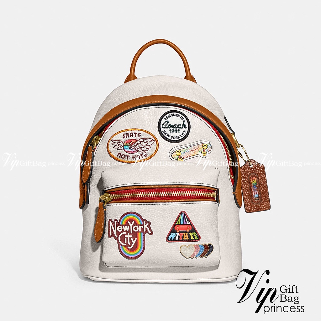 COACH CHARTER BACKPACK WITH PATCHES กระเป๋าเป้สะพายรุ่นนี้เป็นส่วนหนึ่งของ Coach Pride Collection